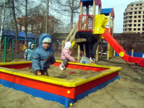 Красивый обезьянник в юнгородке