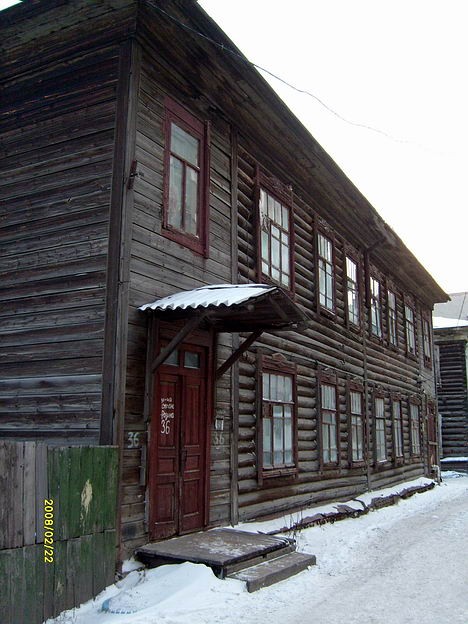 Бревенчатая двухэтажка