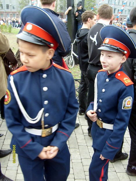 Юные зрители парада