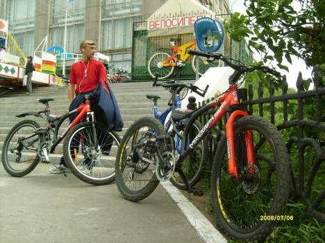 Велики стережёт