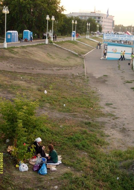 Готов и стол, и дом