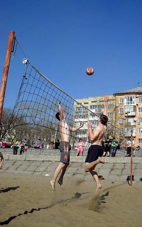 Пляжный волейбол на пляже