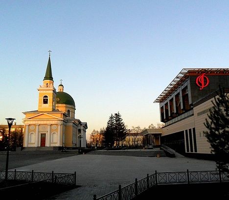 Отпевать и петь