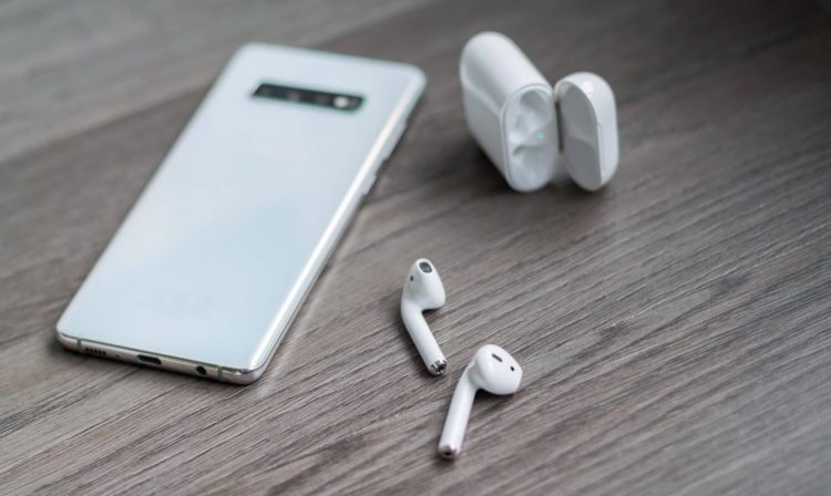 Наушники Airpods