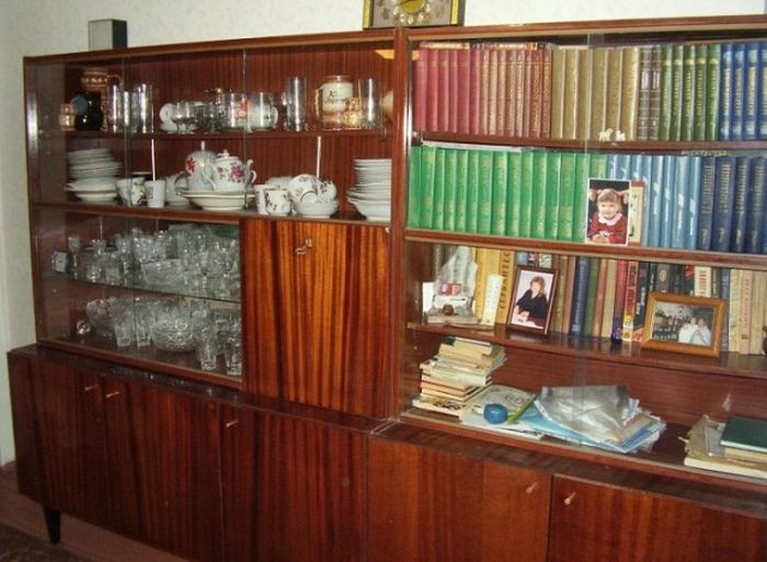 Книги в советской квартире